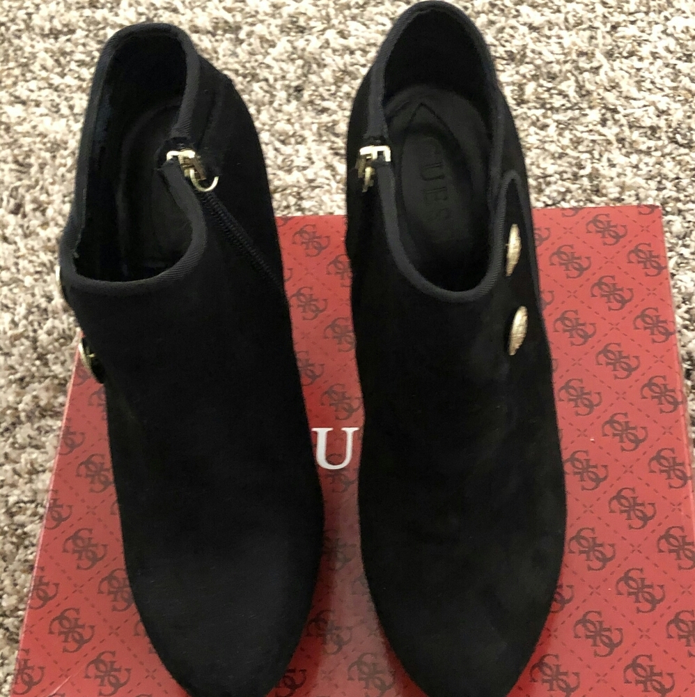 Guess boots